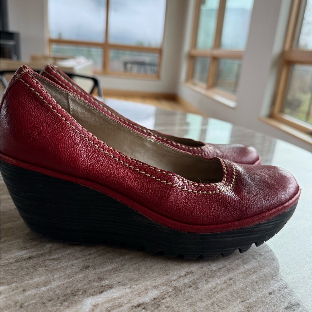 Red Leather Wedge Shoes with Black Sole - Picture 4 of 9